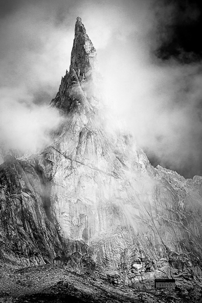 L'Aiguille Dibona dans les nuages de Jérôme Obiols